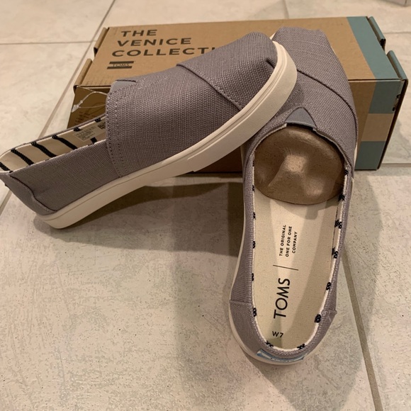 Shoes - GREY TOMS BNWT